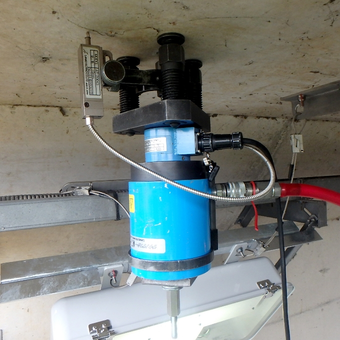 あと施工アンカー引張試験